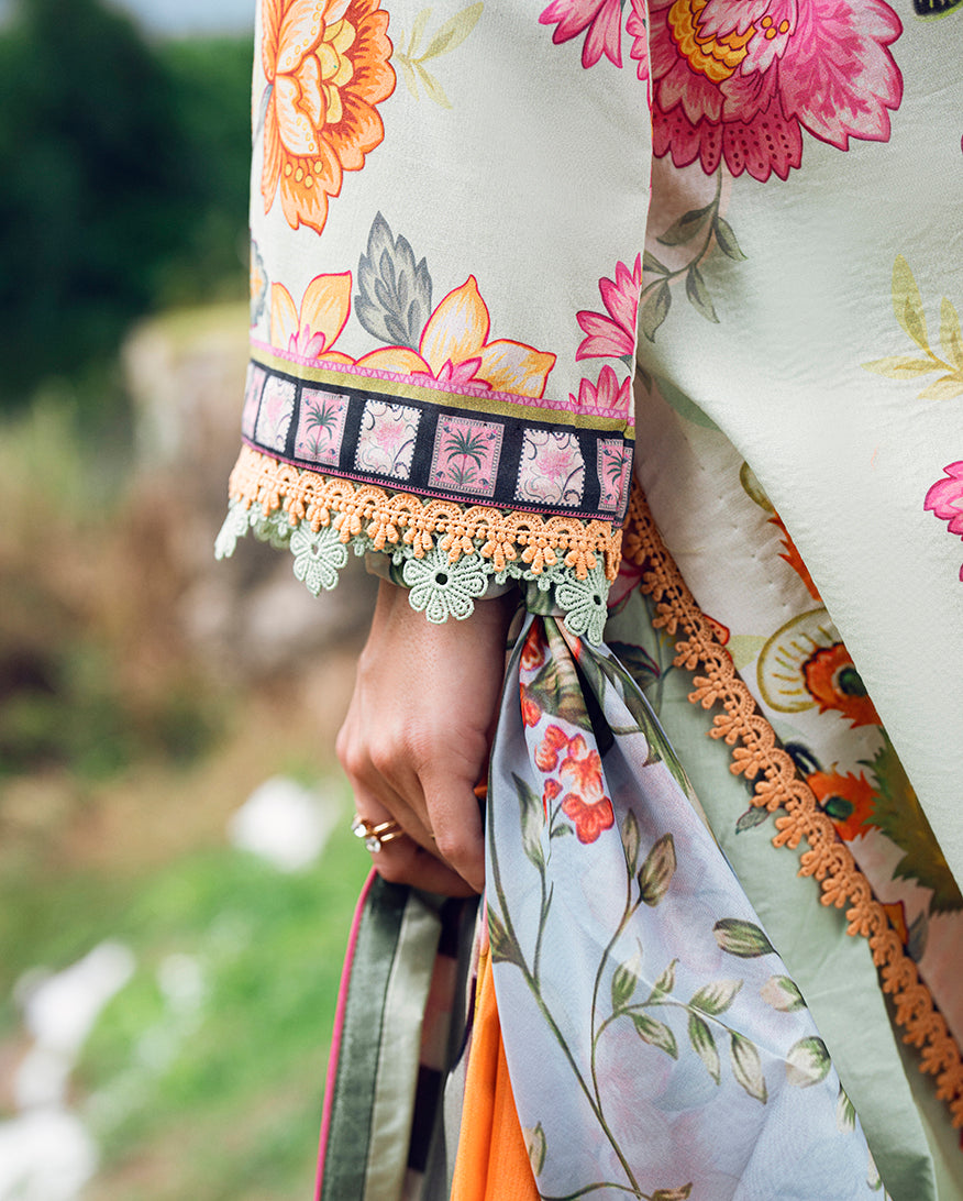 Crimson Whisper - Roheenaz