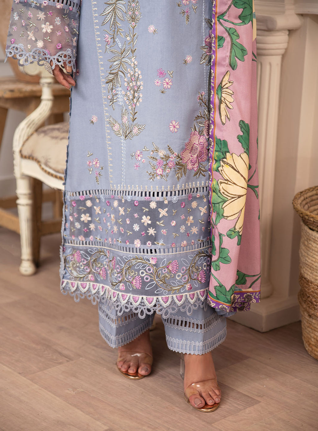 Raya - Roheenaz