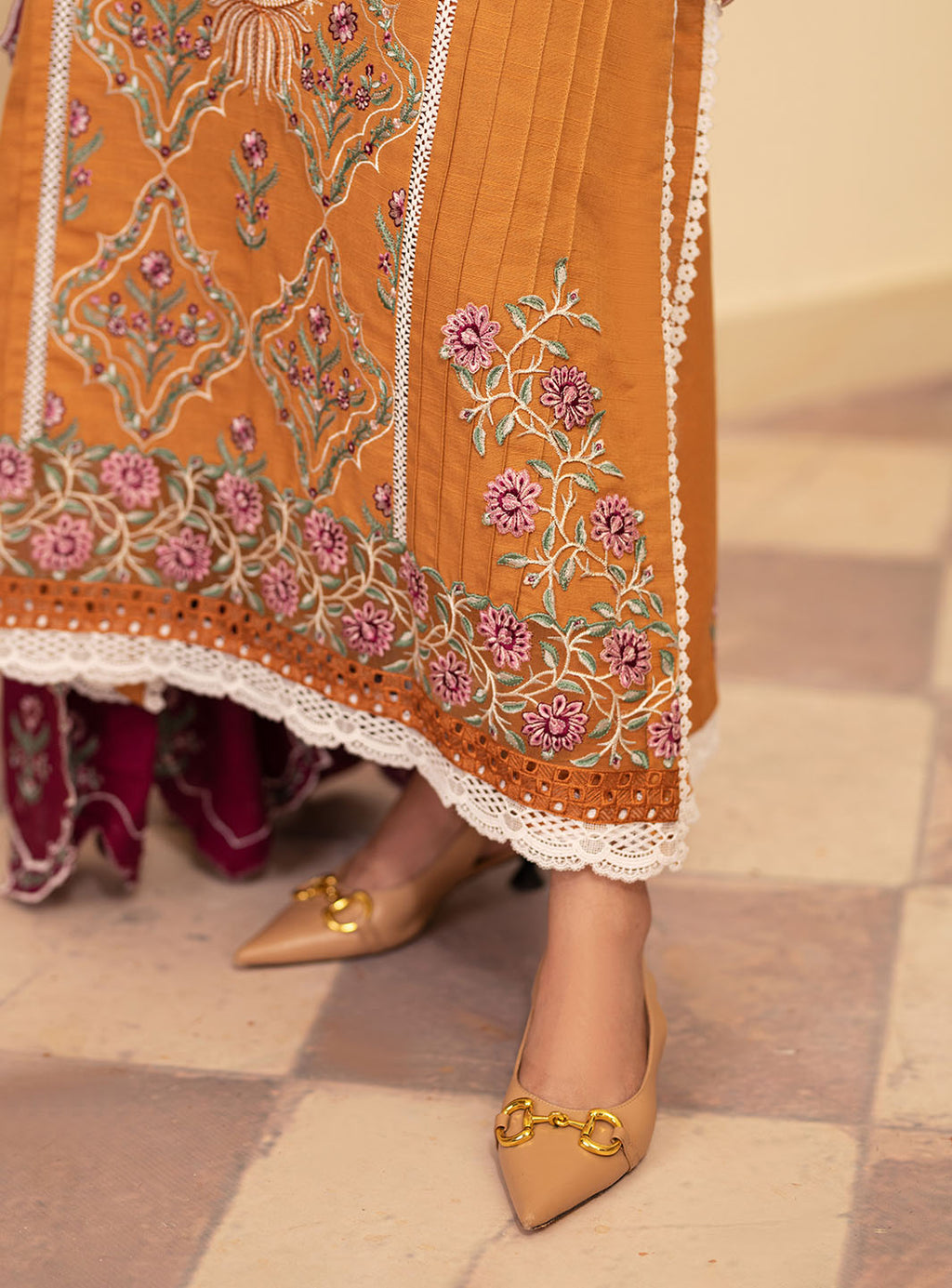 Saffron - Roheenaz