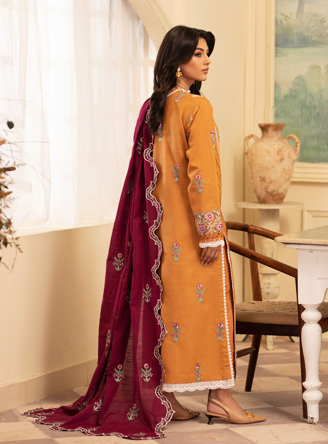Saffron - Roheenaz