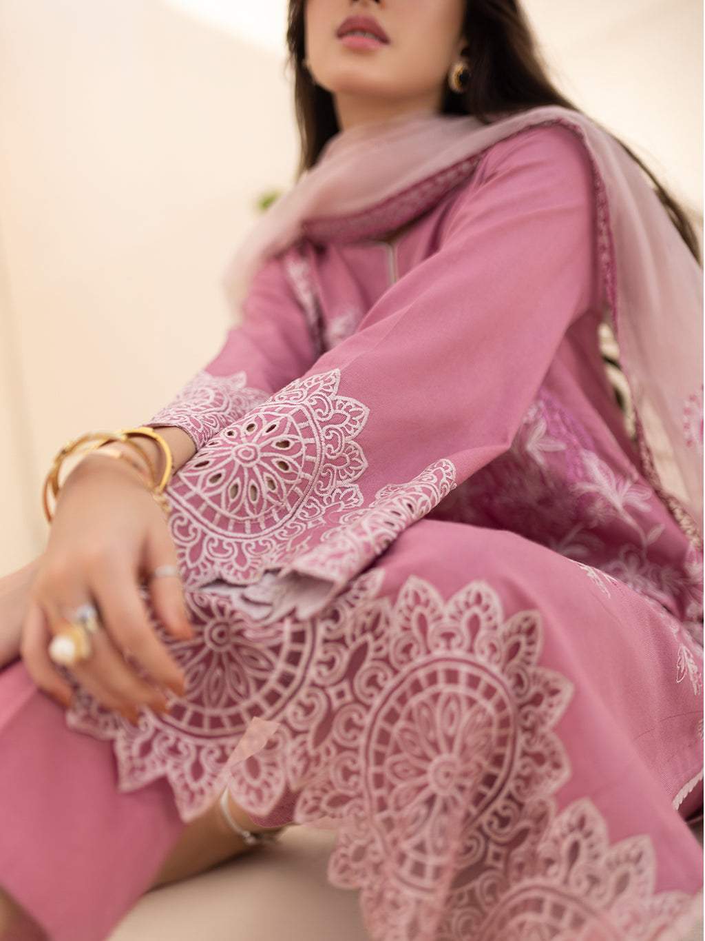 Crystal | 3 Piece - Roheenaz