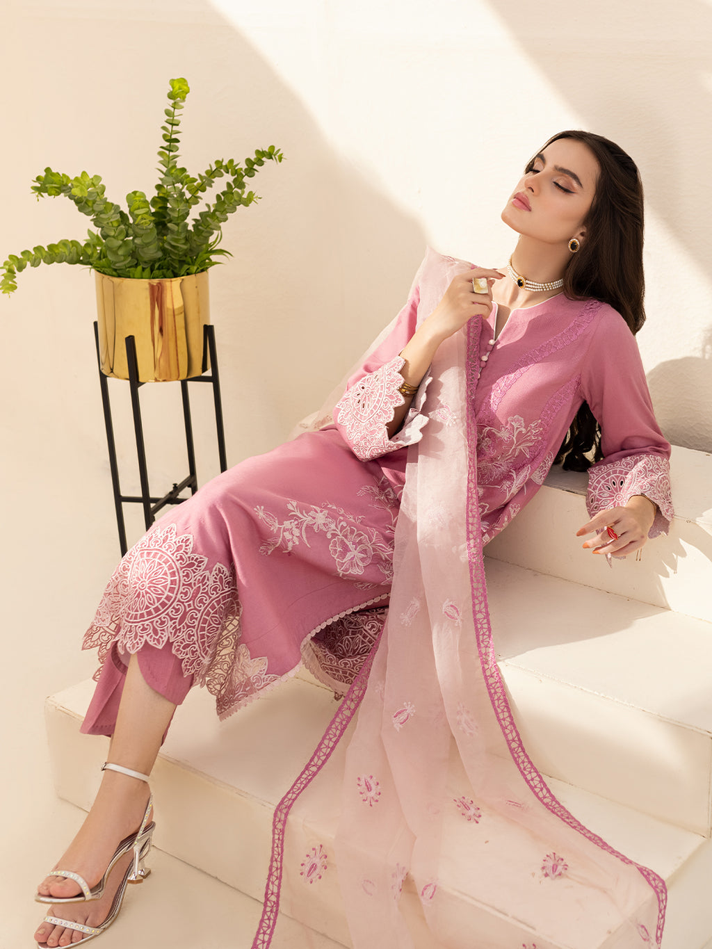 Crystal | 3 Piece - Roheenaz