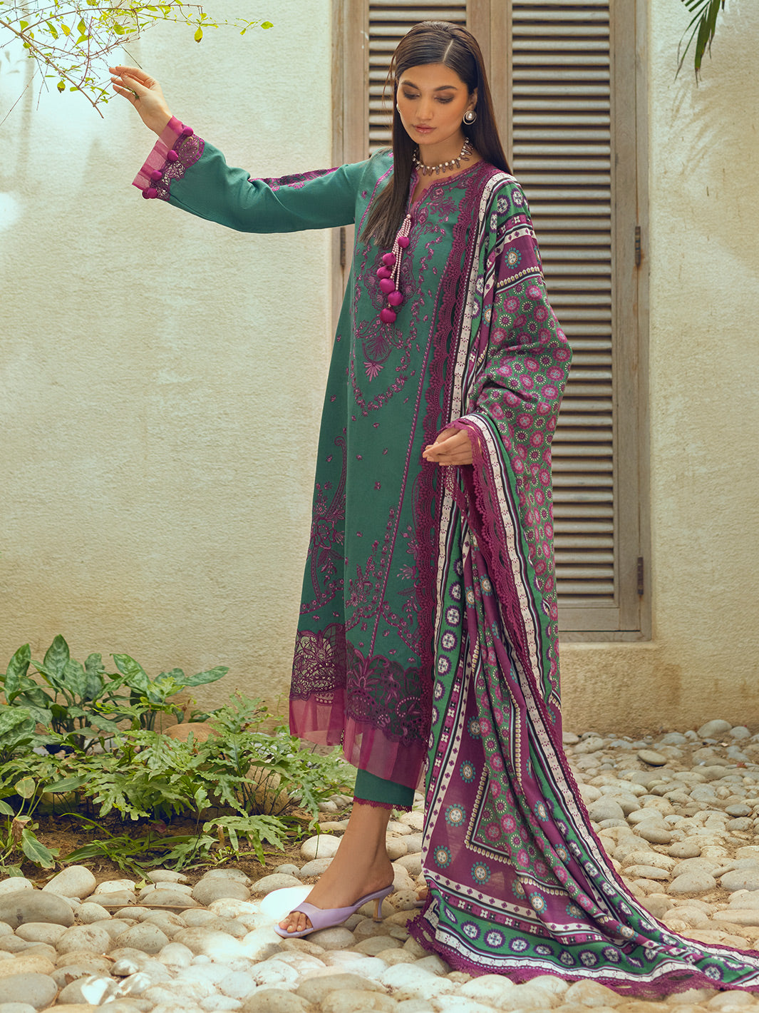 Shaina - Roheenaz