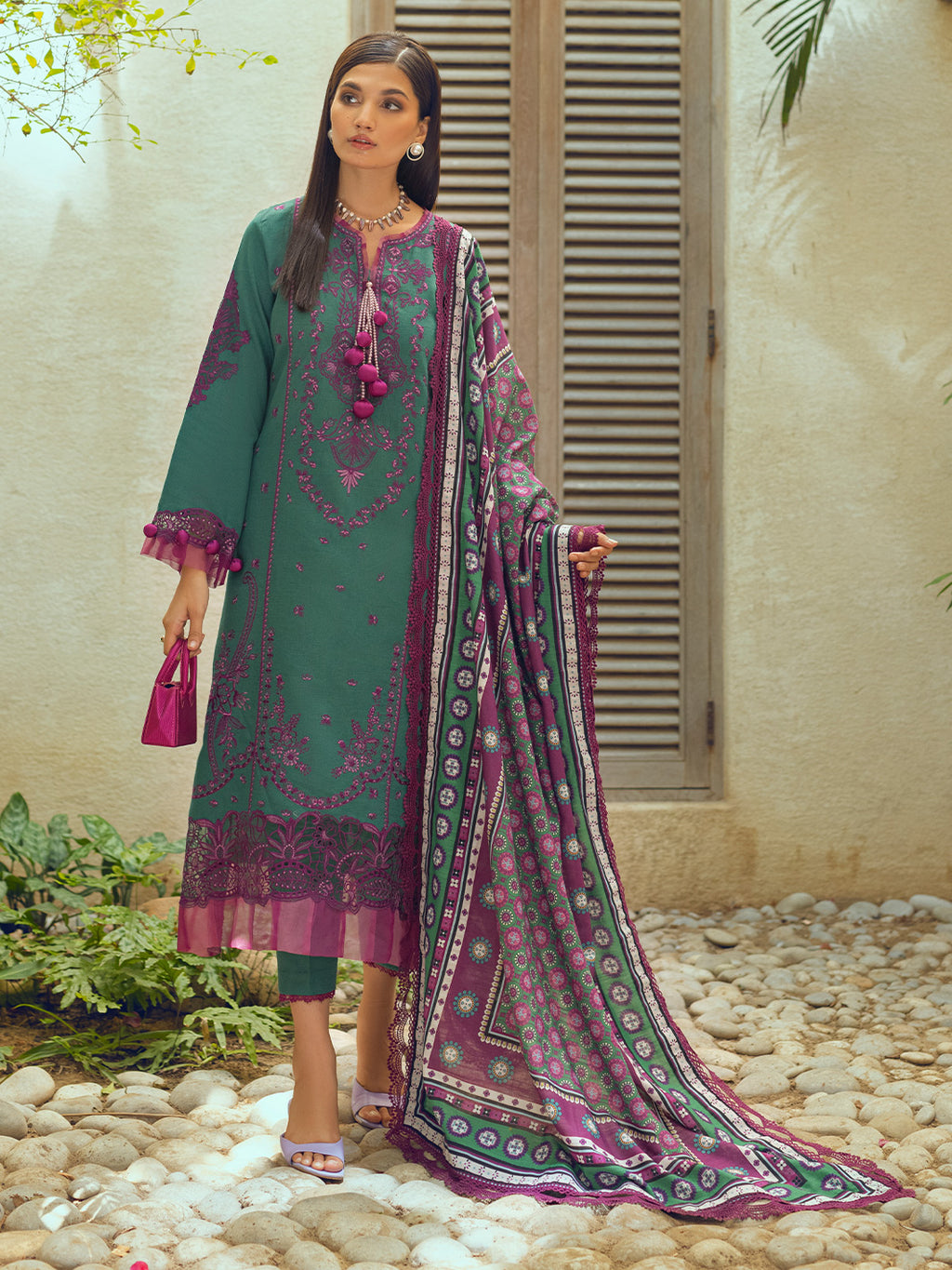 Shaina - Roheenaz